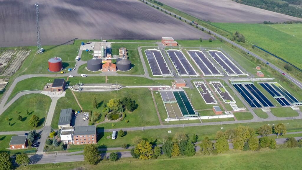 Blick von oben auf die Kläranlage